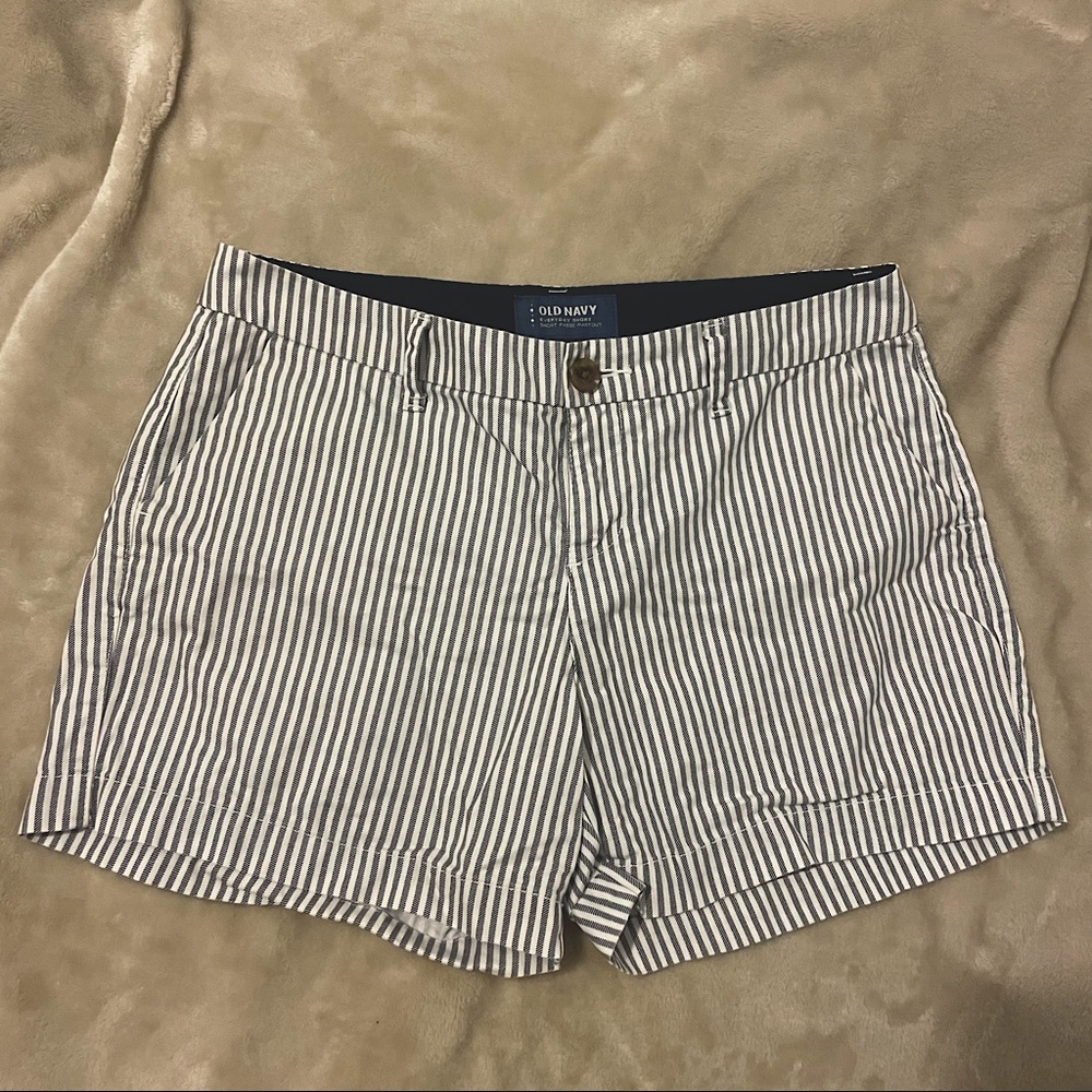 Brand: Old Navy striped shorts / size 2 / used multiple times